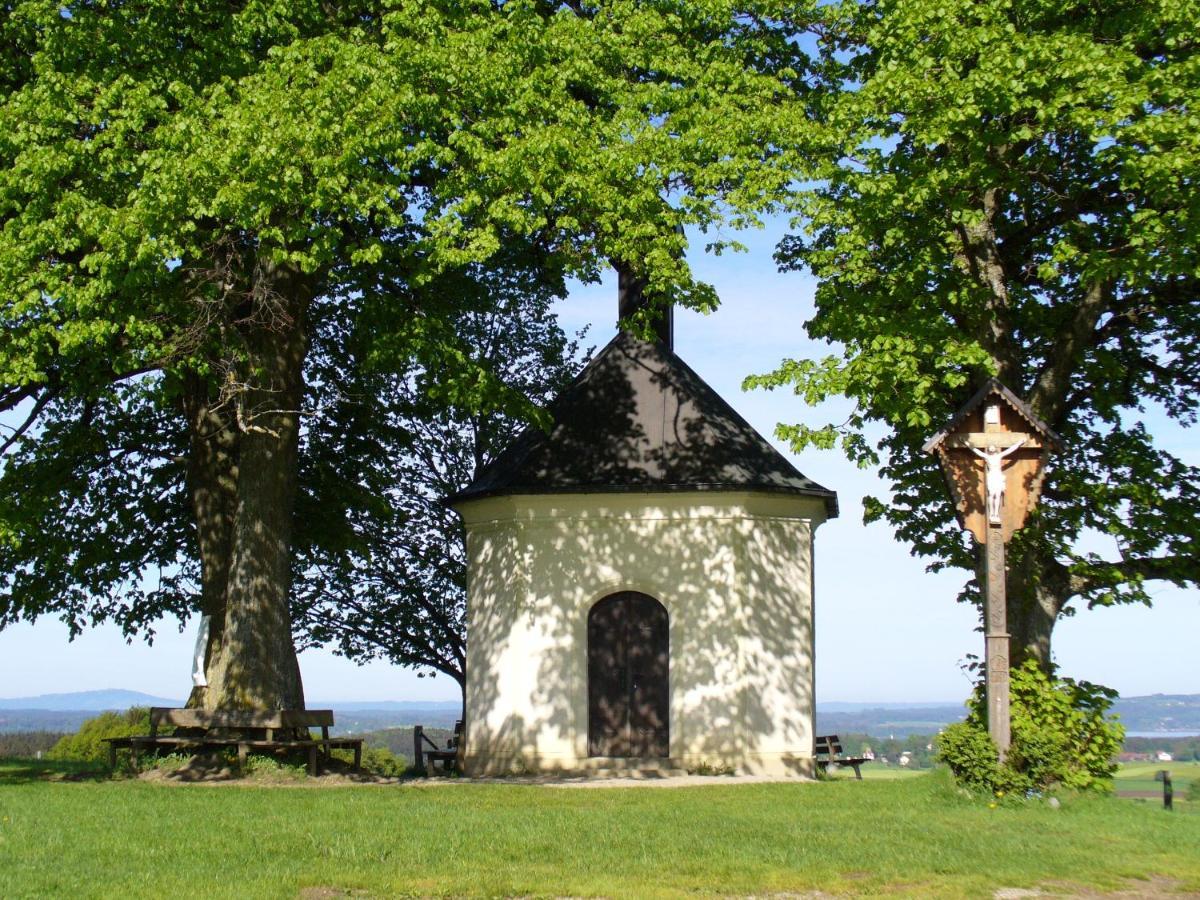 ลันด์กาสท์โฮฟ แบร์ค Bed & Breakfast Eurasburg ภายนอก รูปภาพ